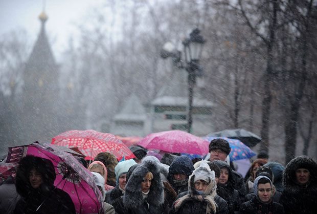 Kilomtricas colas de peregrinos para venerar el Sagrado Cinturn de la Virgen en Mosc  NATALIA KOLESNIKOVA/AFP/Getty Images