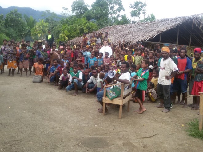 Instituto-del-Verbo-Encarnado-Papa-Nueva-Guinea-Misin-04