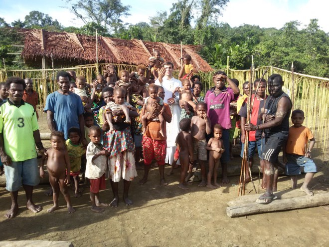 Instituto-del-Verbo-Encarnado-Papa-Nueva-Guinea-Misin-14