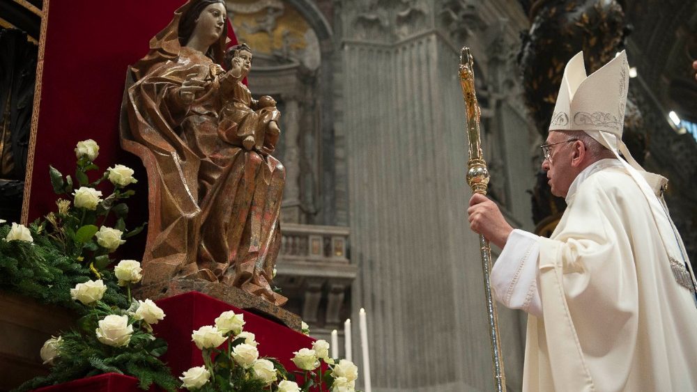 El P. Aguilera comenta la memoria de la Virgen María, Madre de la Iglesia